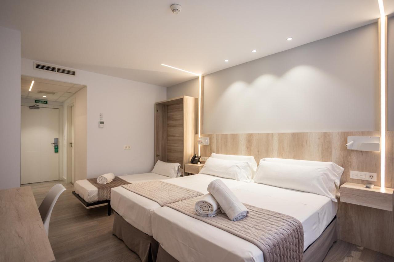 Dwo Abaster Hotel โซรีอา ภายนอก รูปภาพ