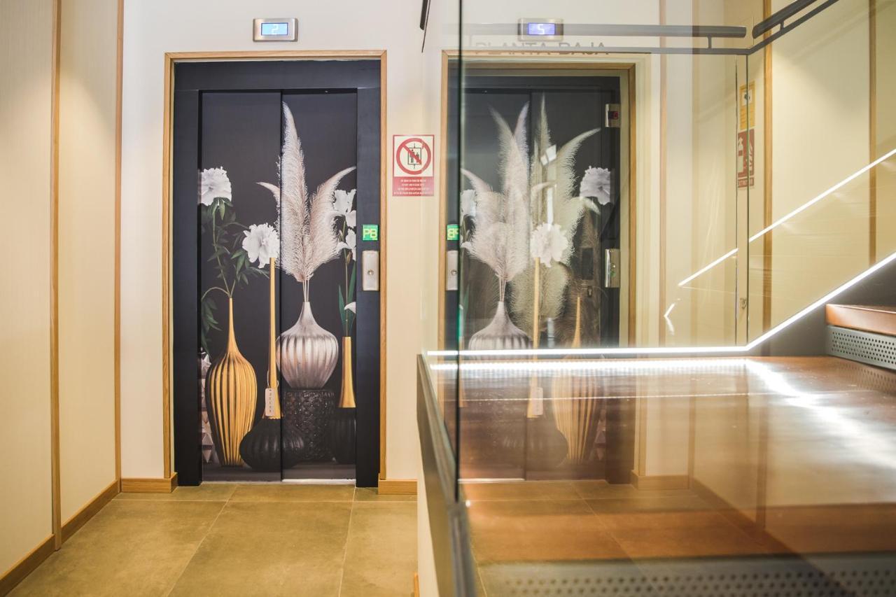 Dwo Abaster Hotel โซรีอา ภายนอก รูปภาพ
