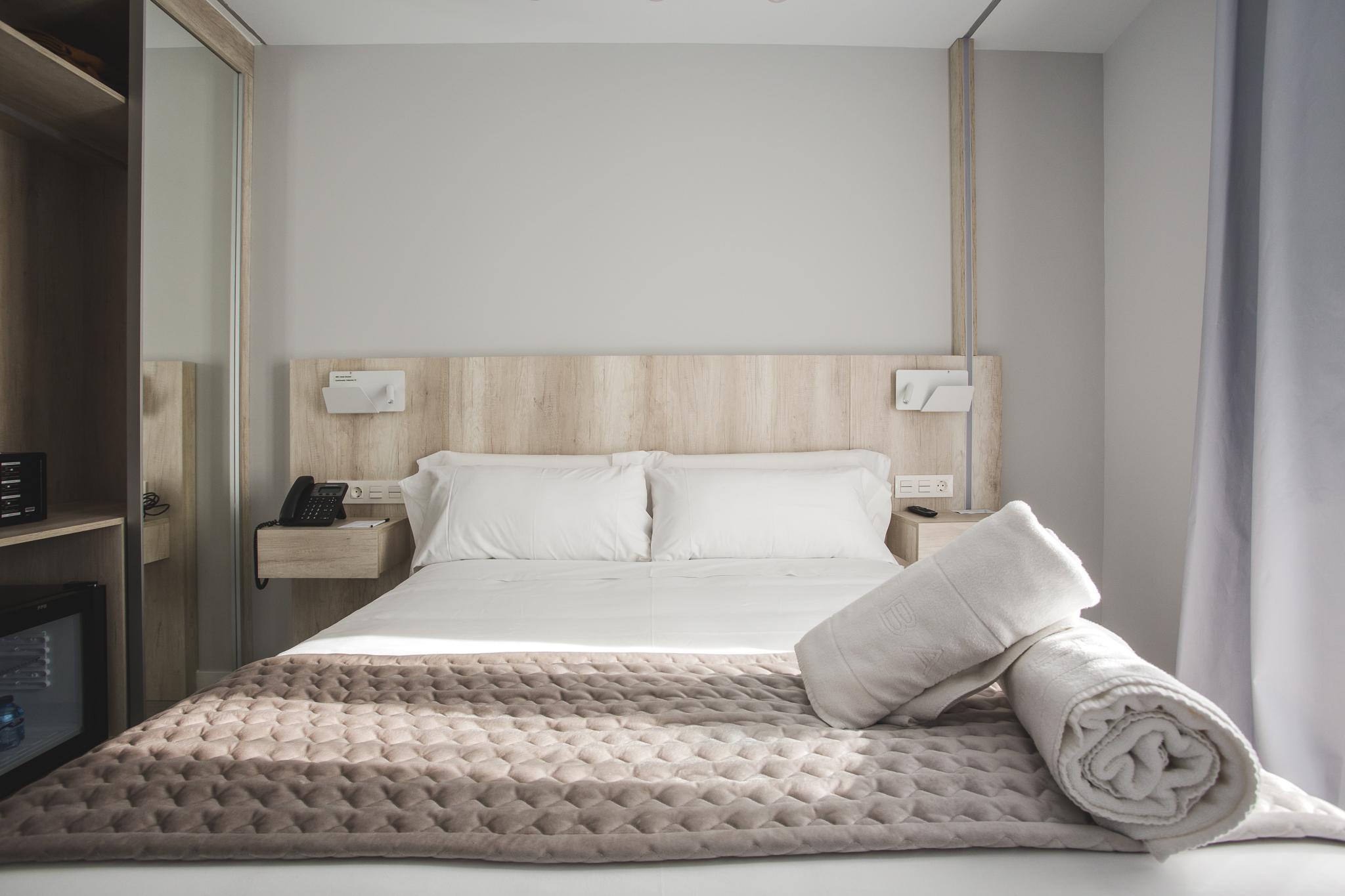 Dwo Abaster Hotel โซรีอา ภายนอก รูปภาพ