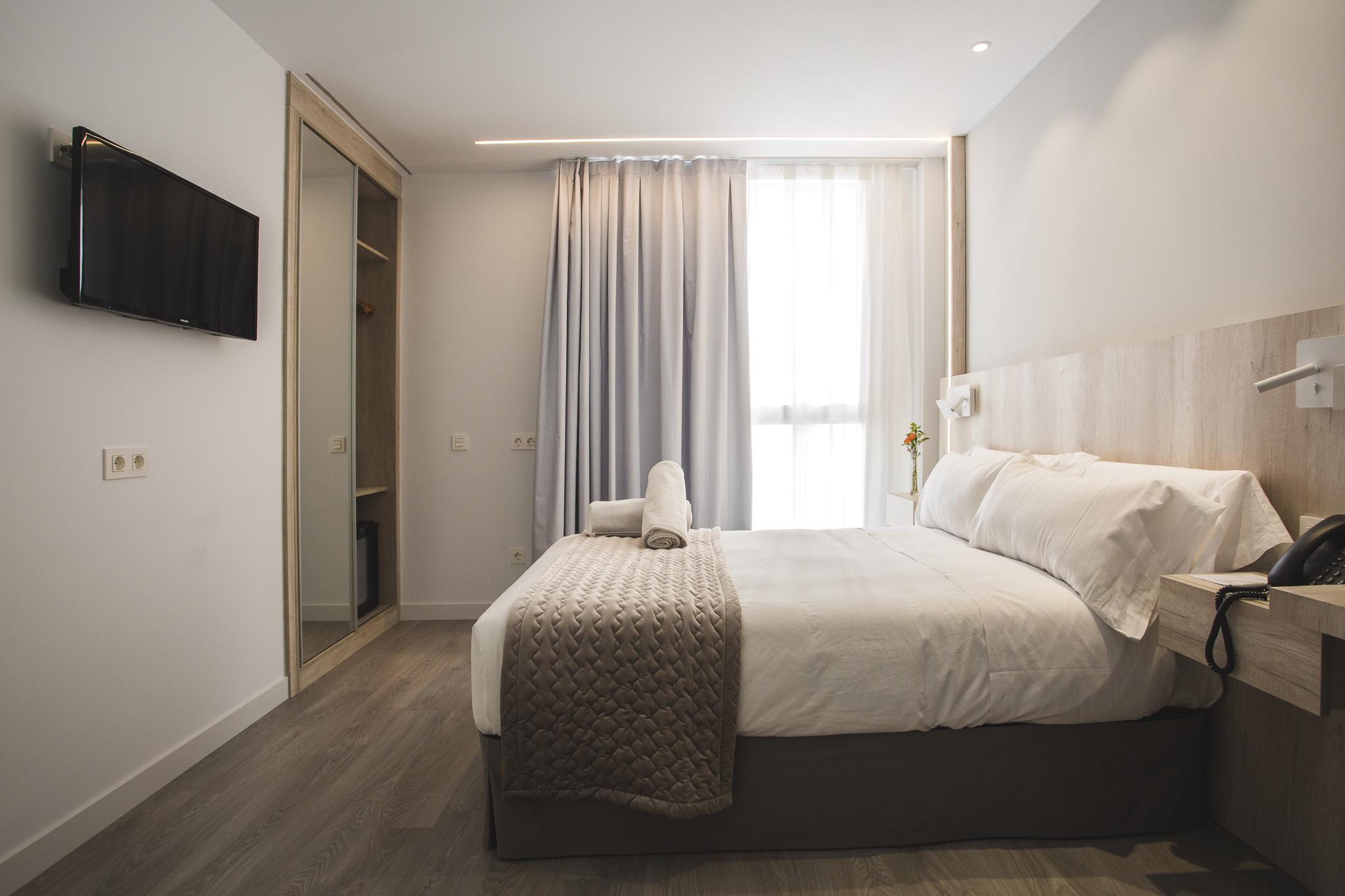 Dwo Abaster Hotel โซรีอา ภายนอก รูปภาพ