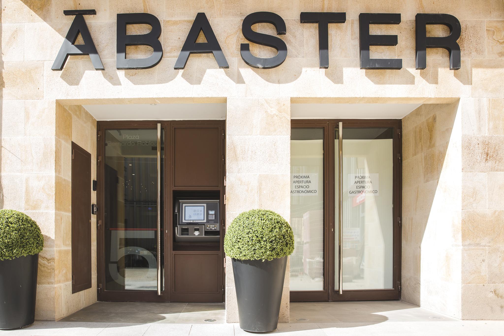 Dwo Abaster Hotel โซรีอา ภายนอก รูปภาพ