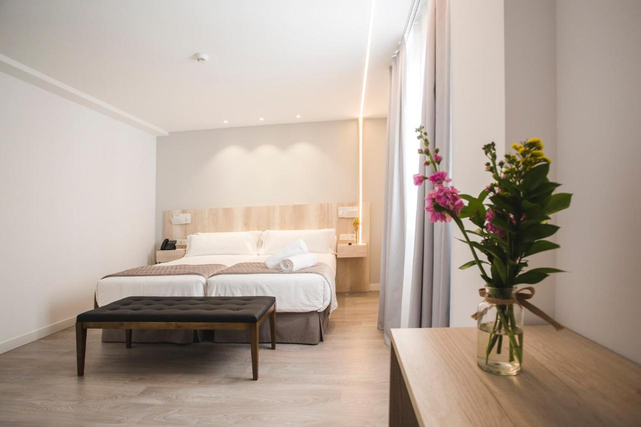 Dwo Abaster Hotel โซรีอา ภายนอก รูปภาพ