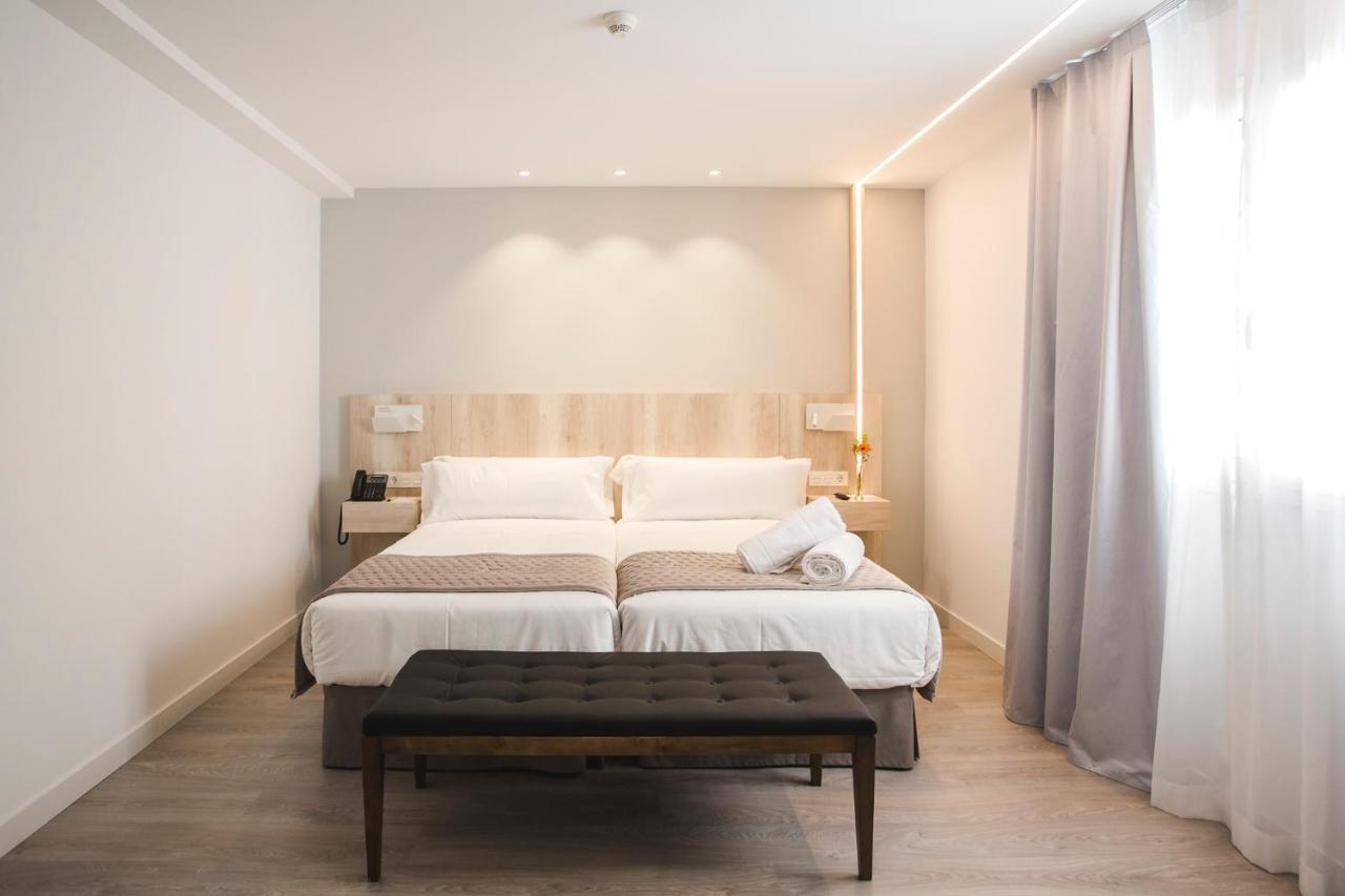 Dwo Abaster Hotel โซรีอา ภายนอก รูปภาพ