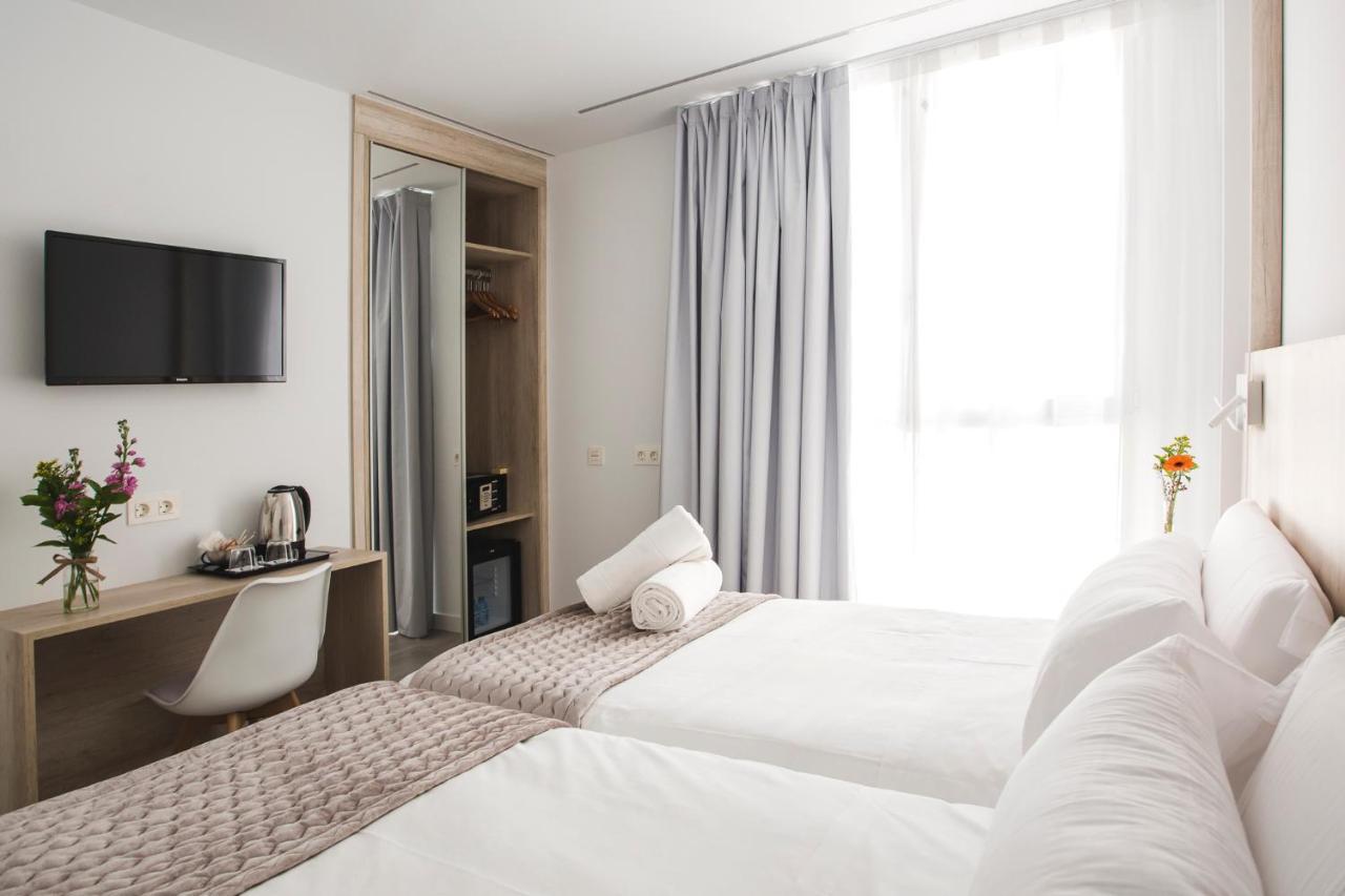 Dwo Abaster Hotel โซรีอา ภายนอก รูปภาพ