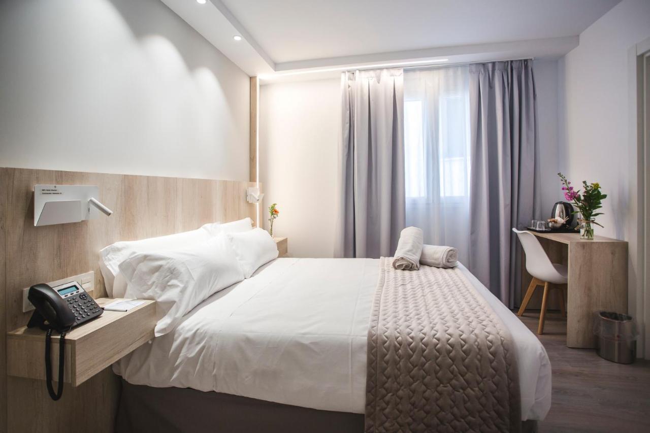 Dwo Abaster Hotel โซรีอา ภายนอก รูปภาพ