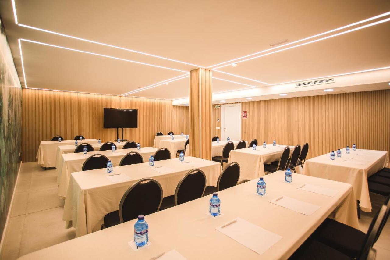 Dwo Abaster Hotel โซรีอา ภายนอก รูปภาพ